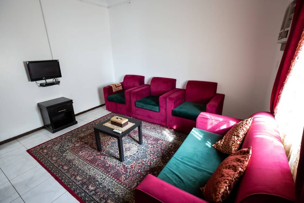 Al Eairy Furnished Apartments Jeddah 4 — 5
