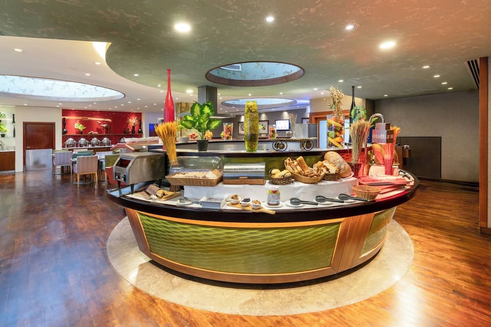 Montreal Barsha Hotel — 3
