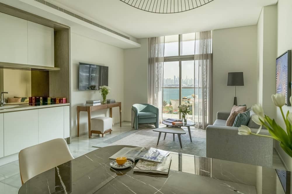 Th8 Palm Dubai Beach Resort, Vignette Collection by IHG — 5