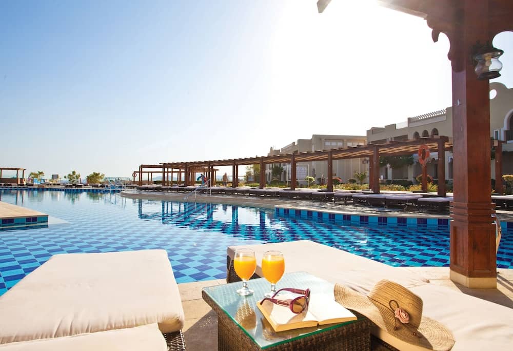 SUNRISE Arabian Beach Resort - Posh Club