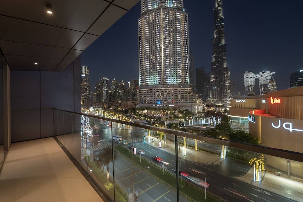 Luxurious & Stylish Apartments Across Dubai Mall - Burj Khalifa - City Views by Sojo Stay — 2