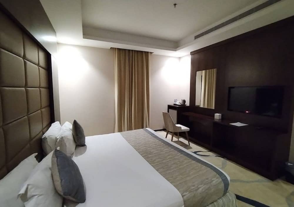 Sansa Hotel — 3
