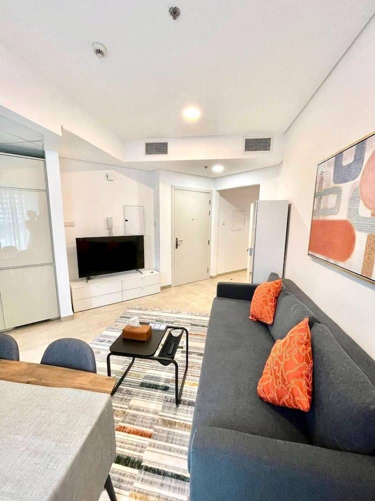 Cozy 2 bedroom near metro in JLT — 3