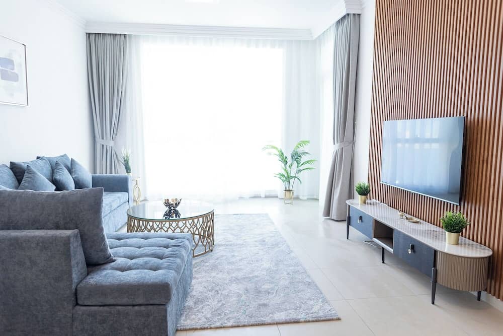 HAPPY SEASON I Al Bateen Residences — 2
