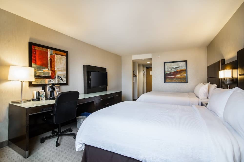 Holiday Inn Vancouver Centre by IHG — 4