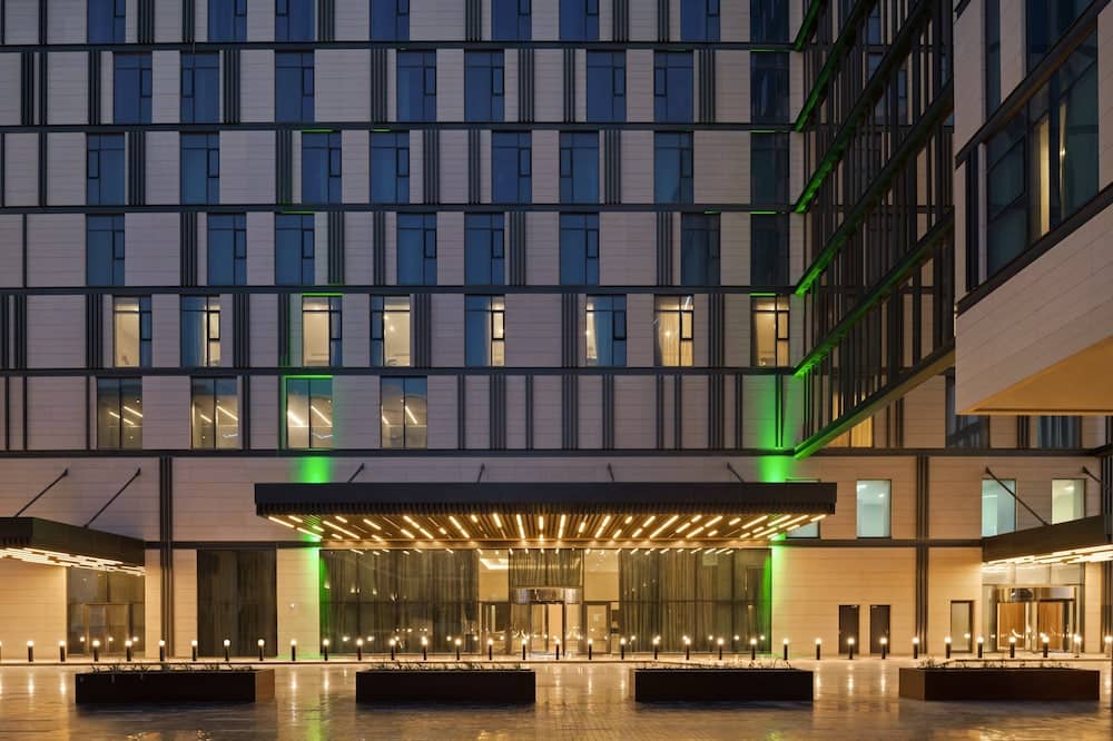 Holiday Inn Dubai Al-Maktoum Airport by IHG — 3