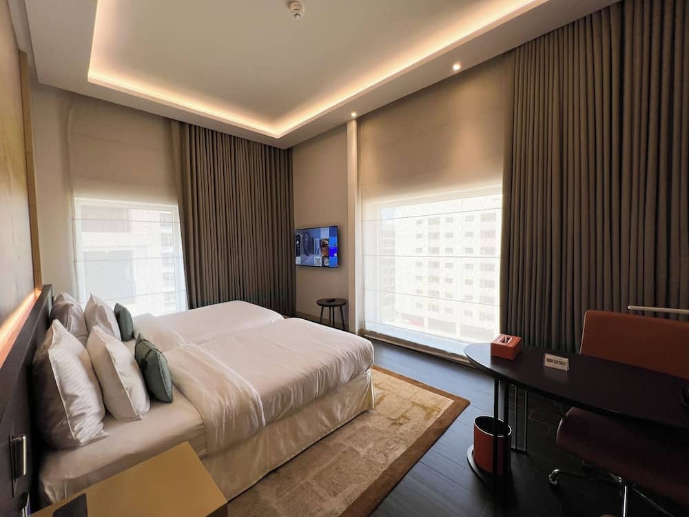Grayton Hotel Dubai — 5