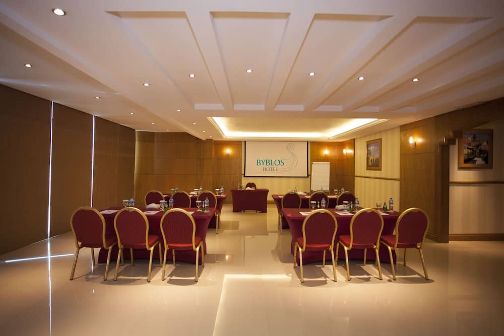 Social Hotel — 2