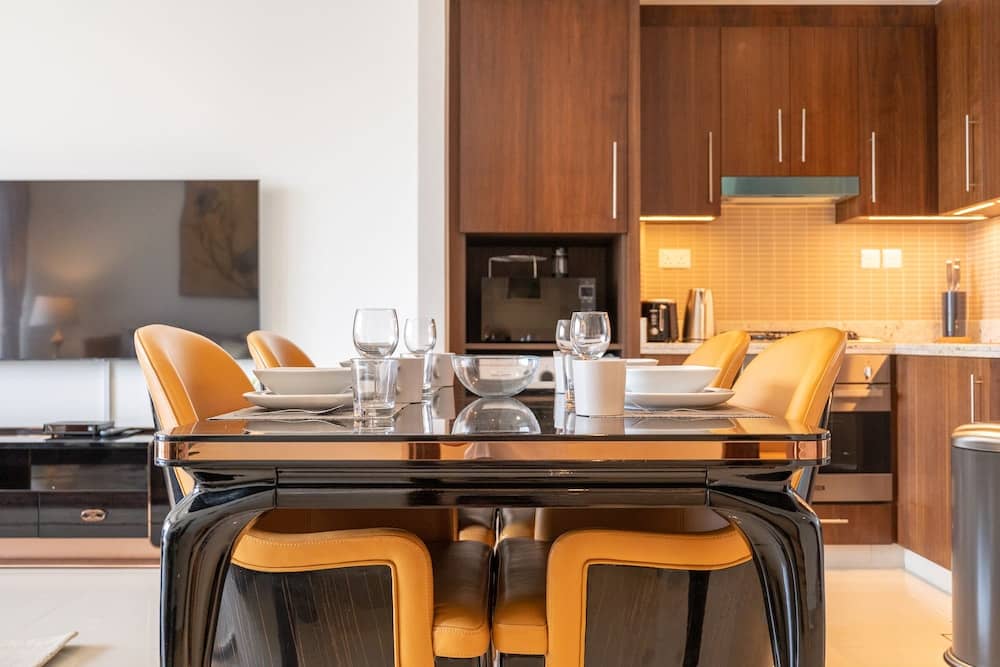 Luxurious & Stylish Apartments Across Dubai Mall - Burj Khalifa - City Views by Sojo Stay — 3