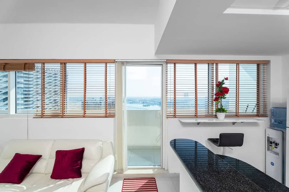 Nasma Holiday Homes - Damac Marina Bay — 2