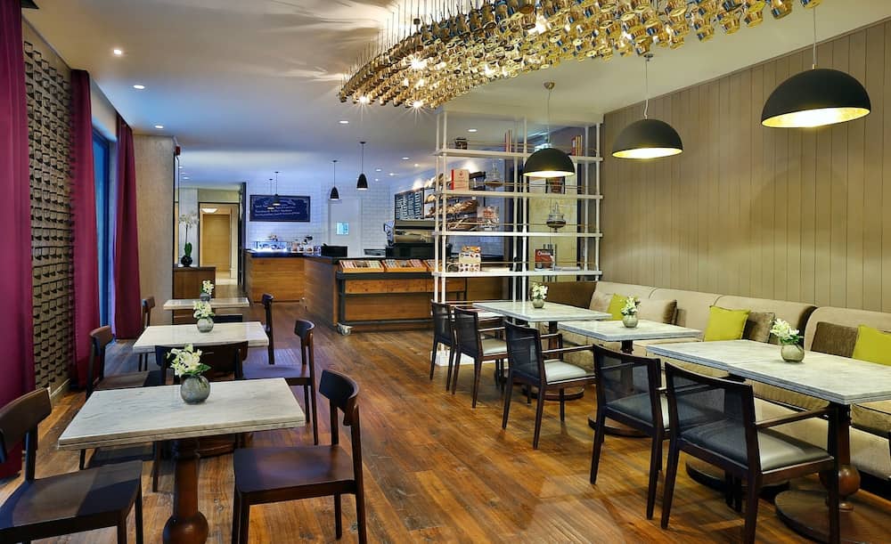 The Ritz-Carlton Executive Residences — 2