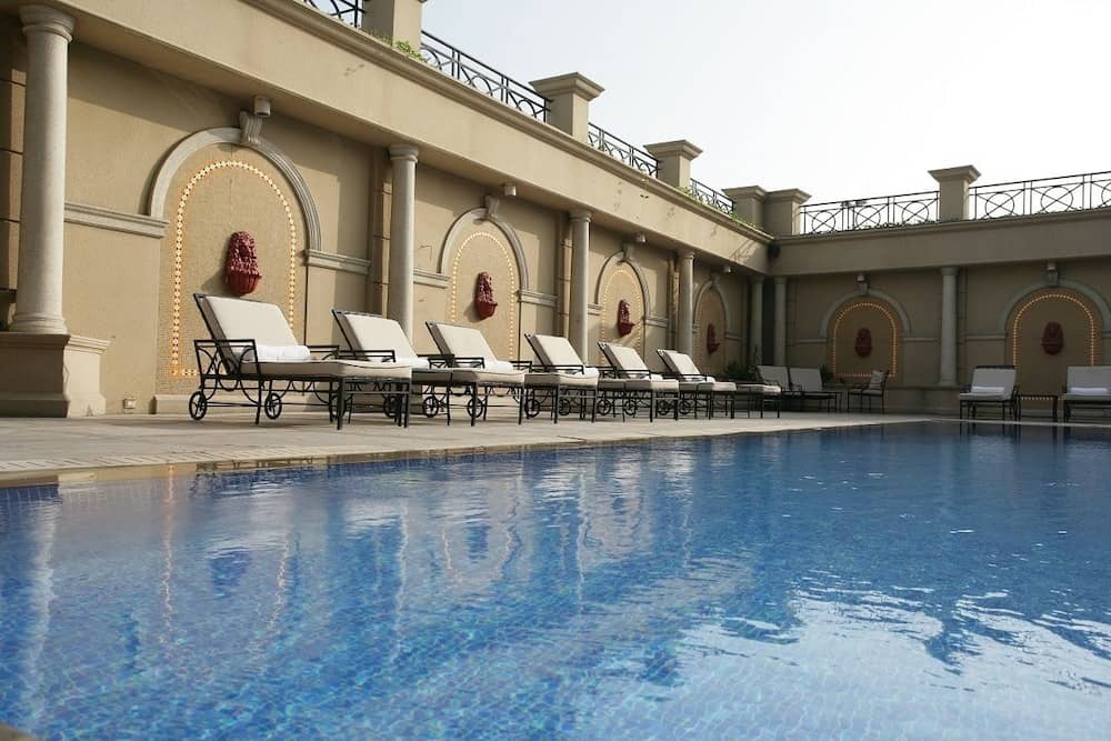 Luxe Avenue Hotel — 3