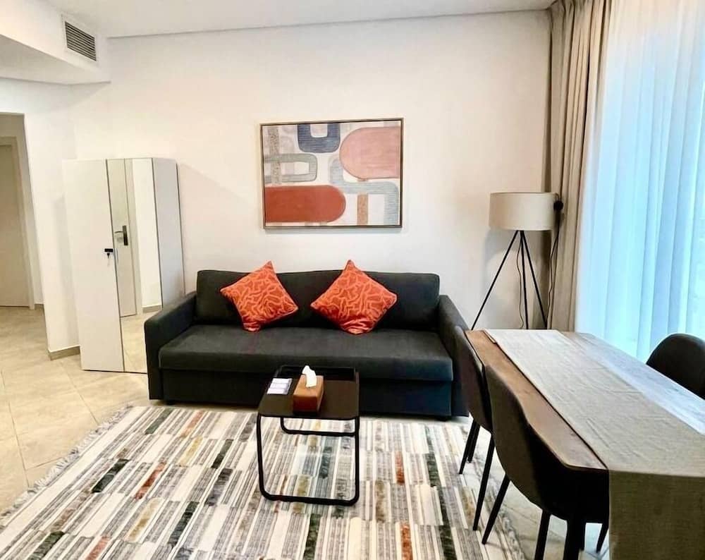 Cozy 2 bedroom near metro in JLT — 5