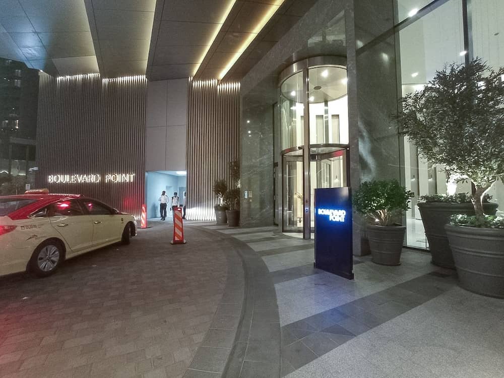Luxurious & Stylish Apartments Across Dubai Mall - Burj Khalifa - City Views by Sojo Stay