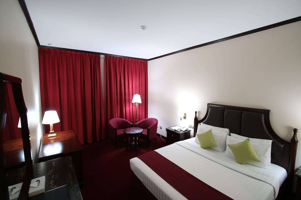 Knight Armour Hotel — 2