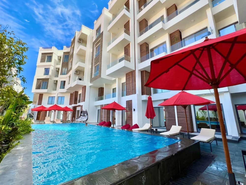 Bali Themed Luxury Spacious 3 Bed Balcony Pool Gym — 2