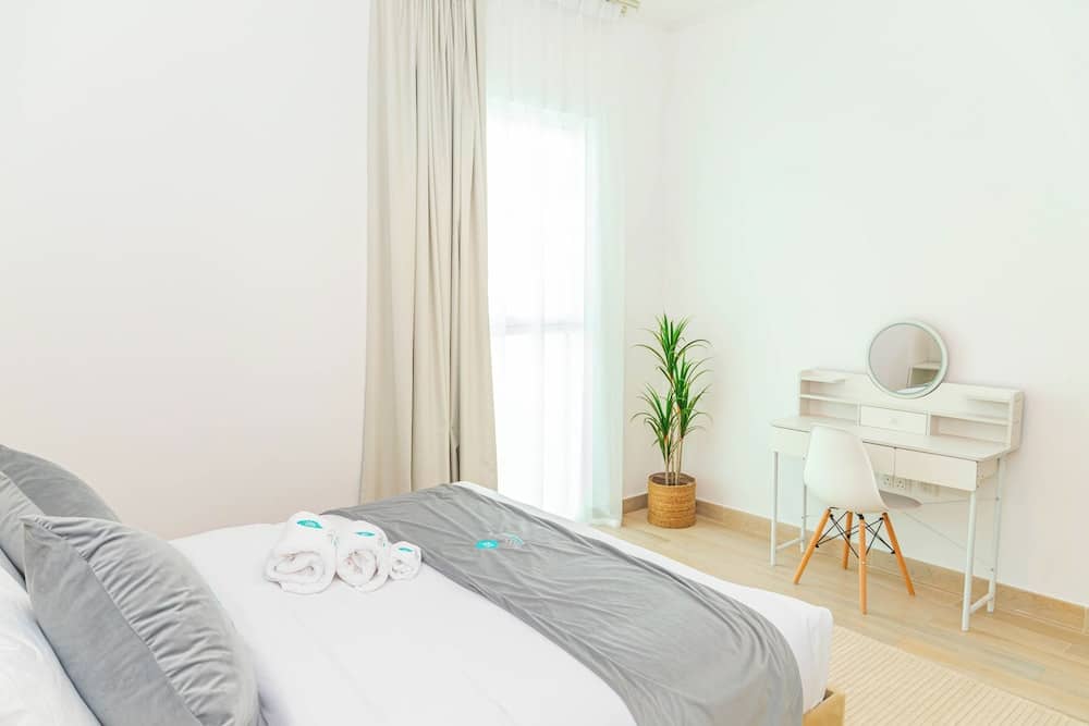 Bloomfields Stylish 1BR in Waters Edge — 5