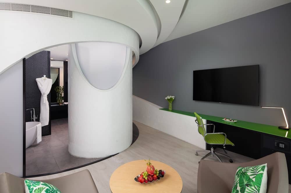 Al Khoory Sky Garden Hotel — 4