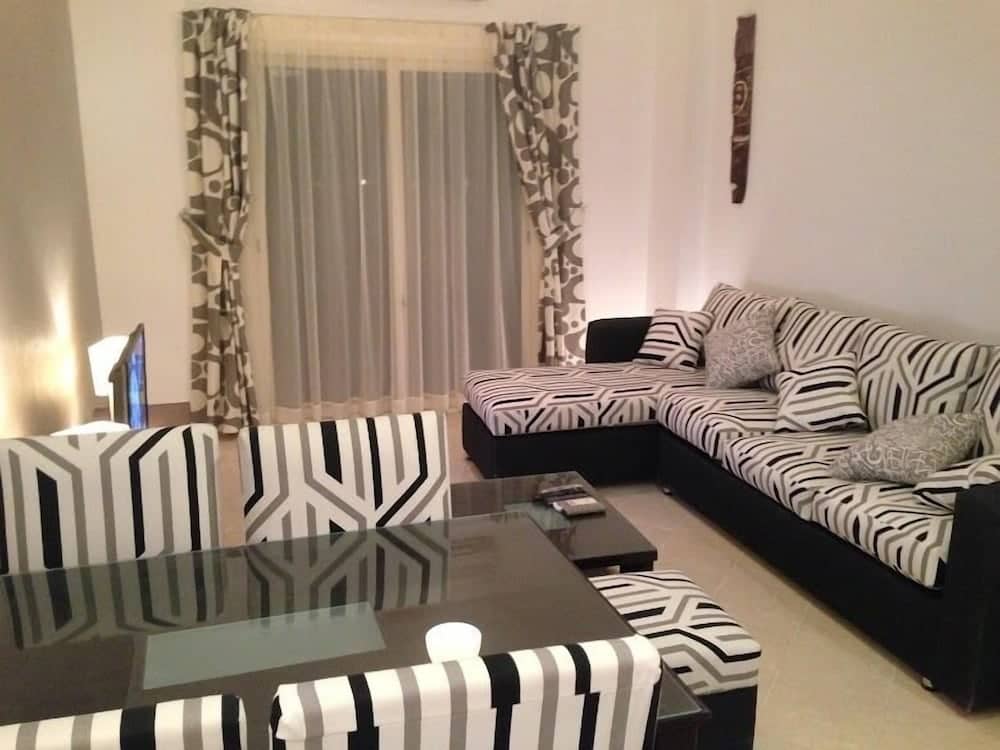 Carlton Deluxe Residences & Apartments — 2
