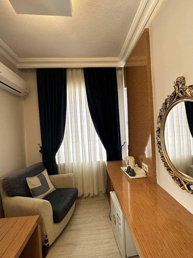 Serenity Suit Hotel — 4