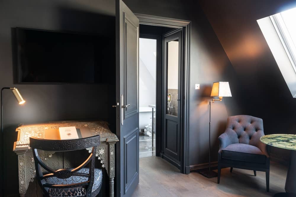 Hôtel de Montesquieu — 5