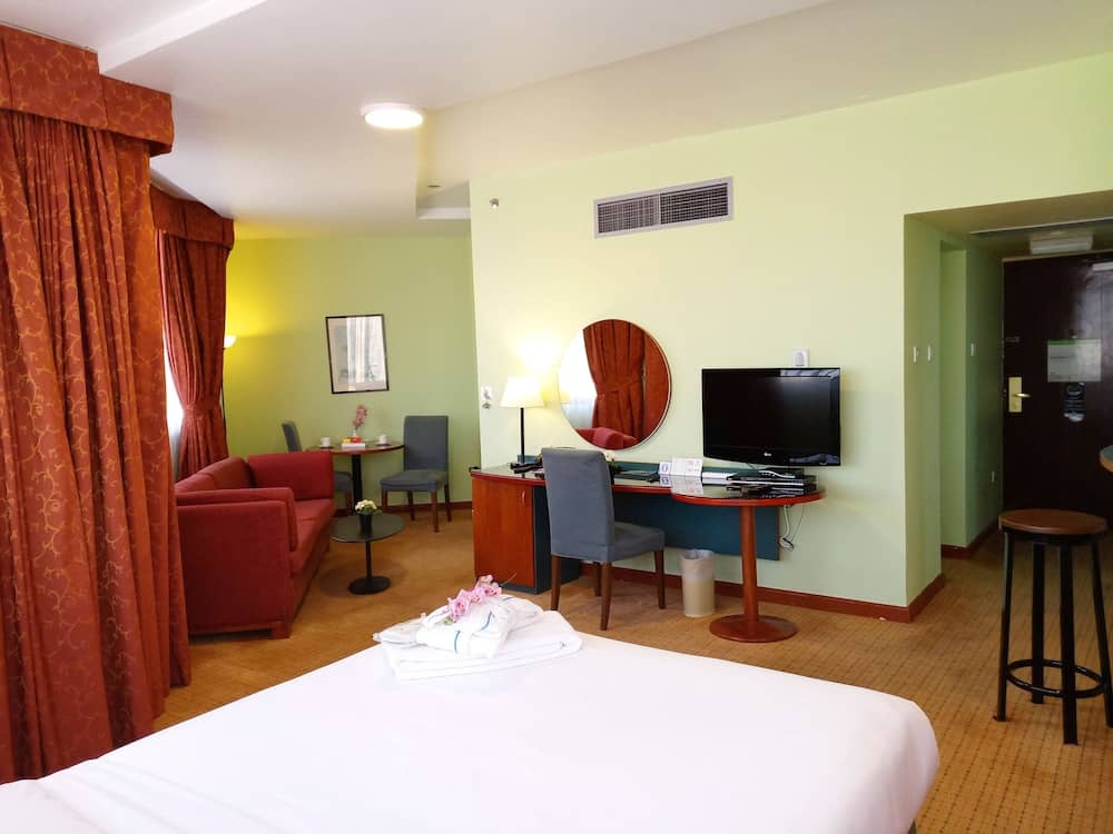 Al Diar Dana Hotel — 2