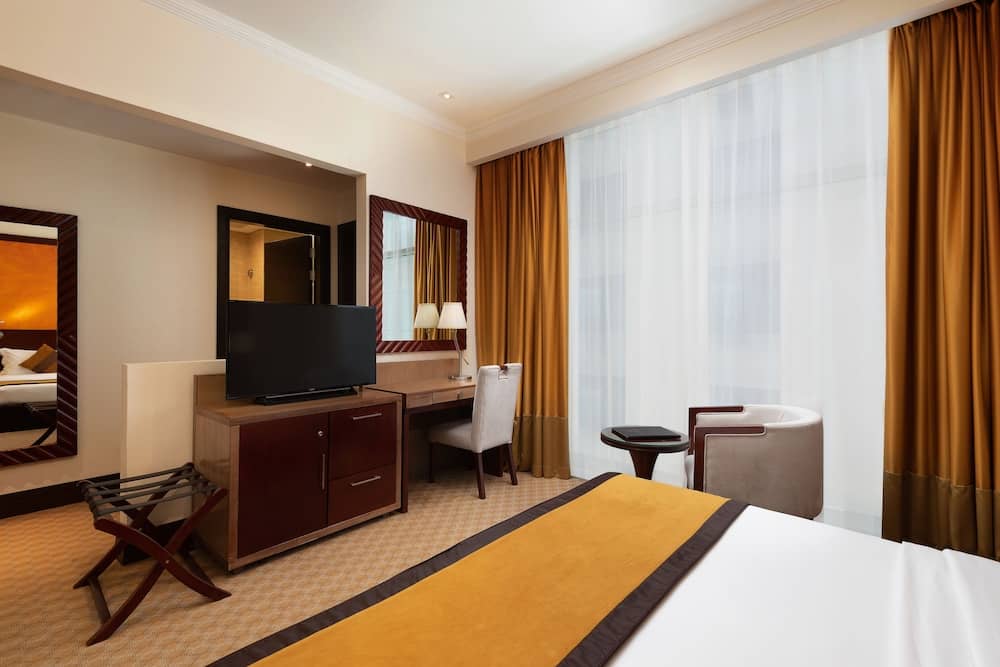 Landmark Premier Hotel — 3