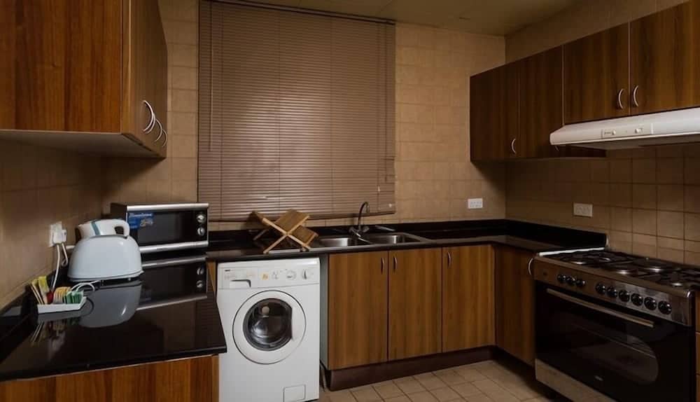 Arabian Dreams Deluxe Hotel Apartments — 3