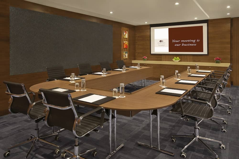 DoubleTree by Hilton Hotel & Residences Dubai Al Barsha — 4