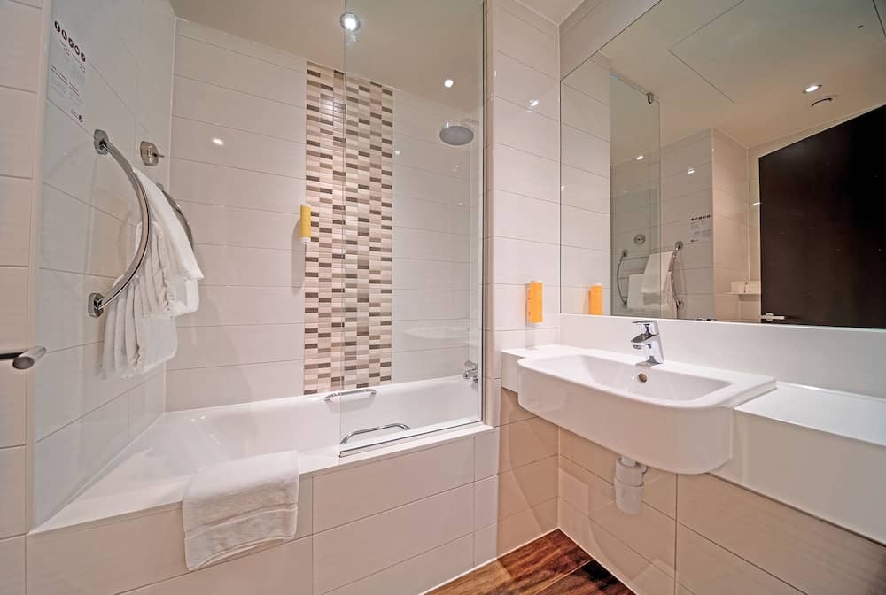 Premier Inn Dubai Al Jaddaf — 2