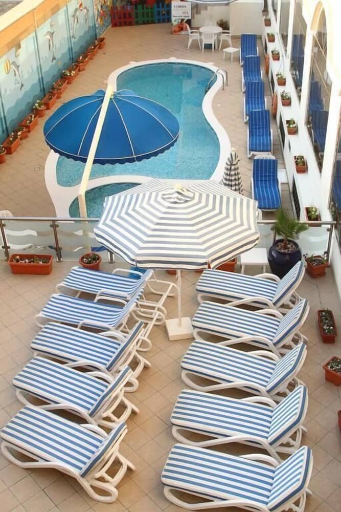 Lavender Hotel Sharjah — 2