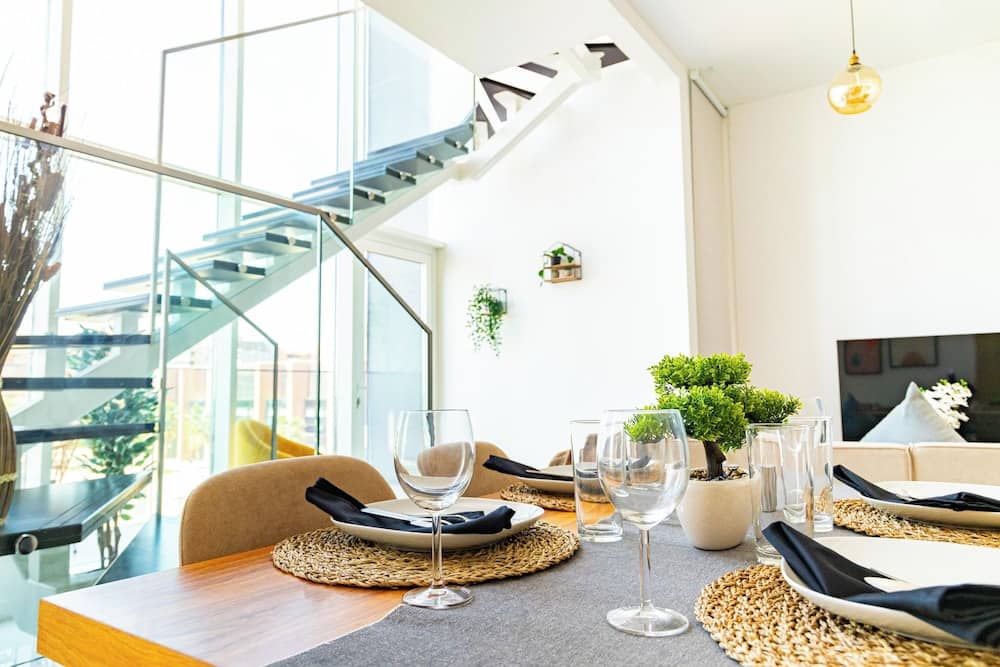 Bloomfields Spacious 2BR Duplex in Oasis — 4
