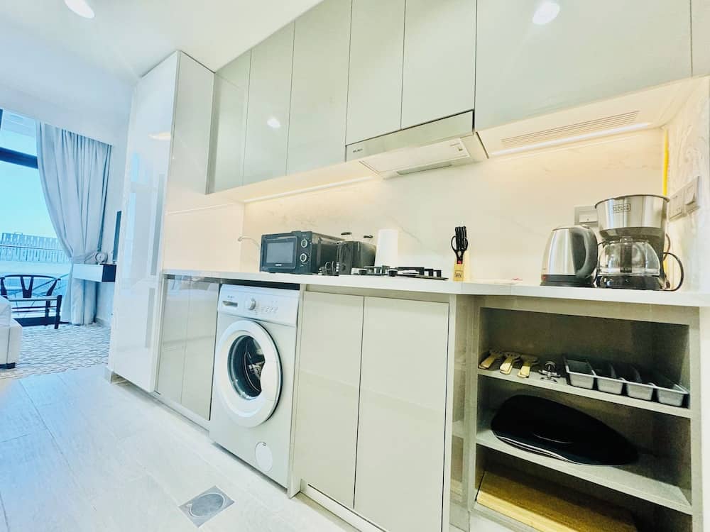 Venduras - Chic Studio in Azizi Riviera — 3