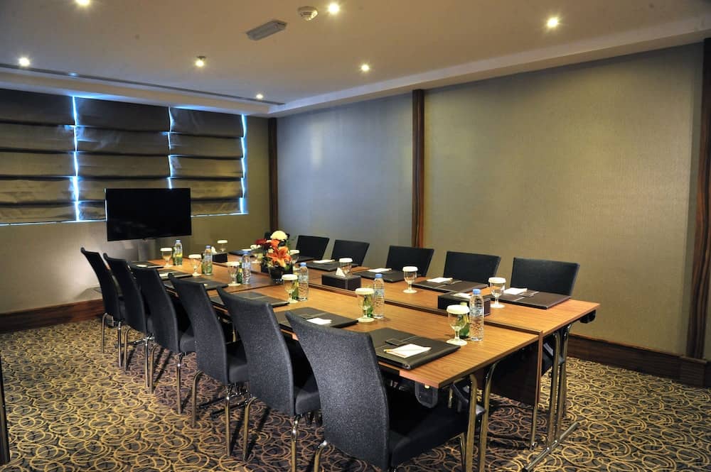 Ramada by Wyndham Abu Dhabi Corniche — 2