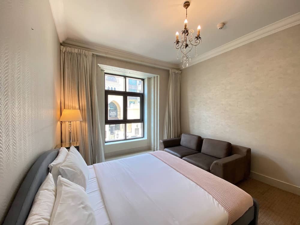 Lux BnB I Souk Al Bahar I Burj Khalifa Views — 3