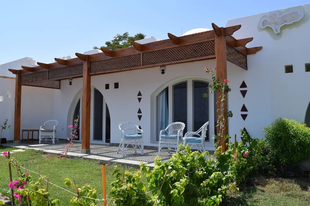 Domina Coral Bay Vacation House