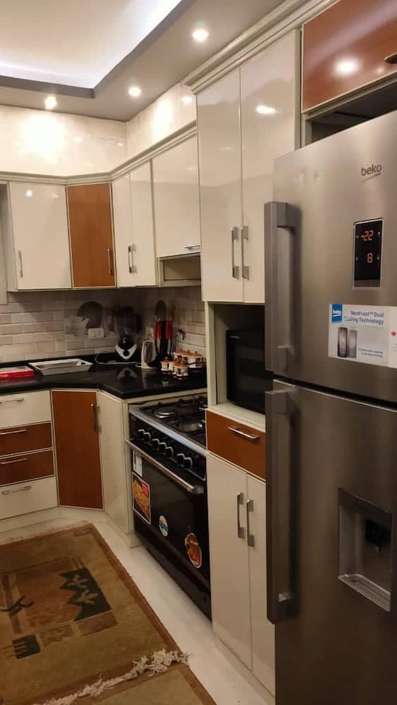 3-bed 2-bath Sleeps 7 With Free Parking — 4