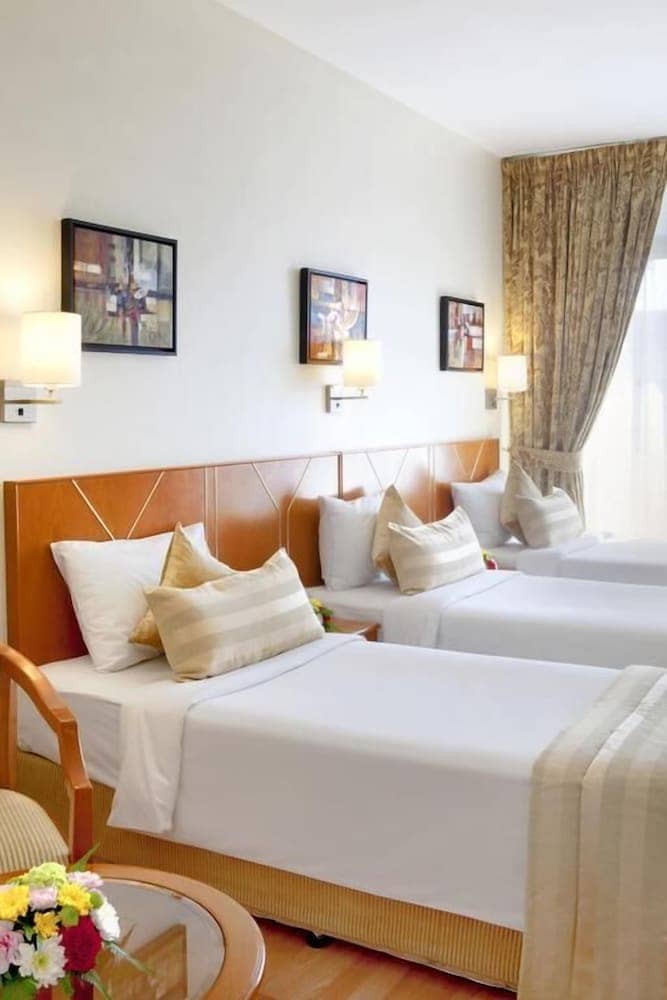 Landmark Hotel — 5