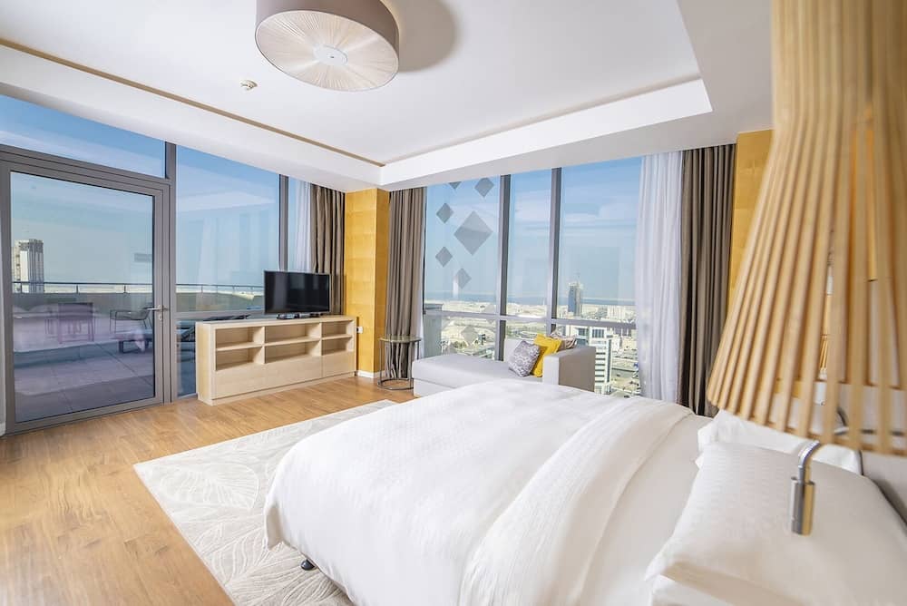 Rotana Corniche — 5