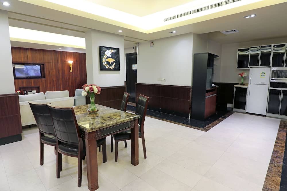 Orans Suites 4 — 5