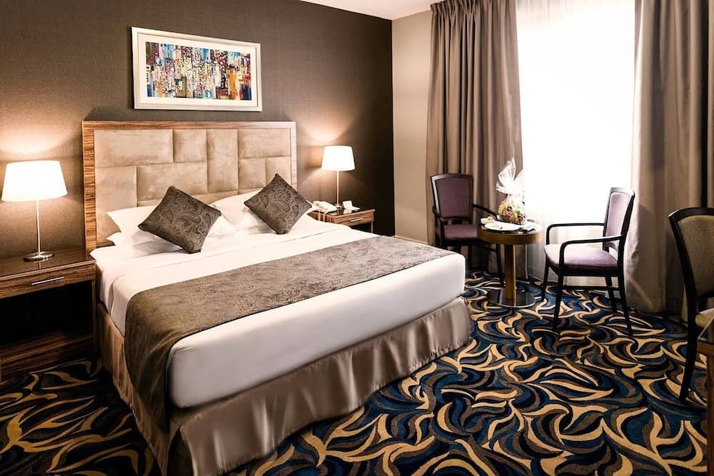 Emirates Plaza Hotel — 3