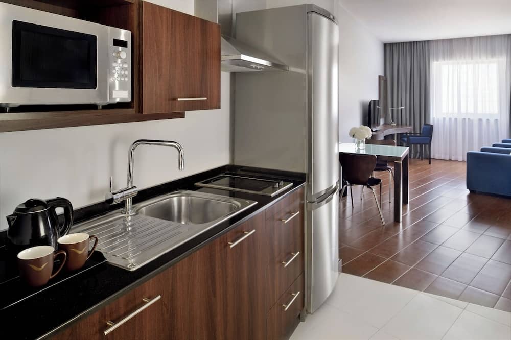 Movenpick Hotel Apartments Al Mamzar Dubai — 4