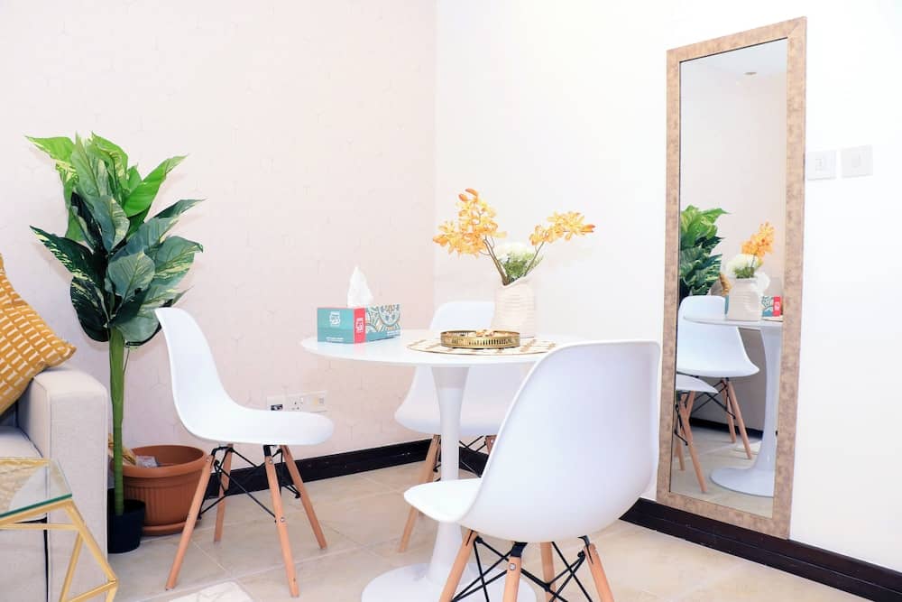 Cosmos Living - Goldcrest Views1 — 5
