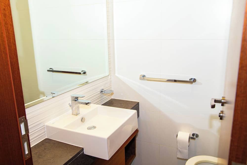 Bloomfields Cozy 1BR in Gate Tower — 5