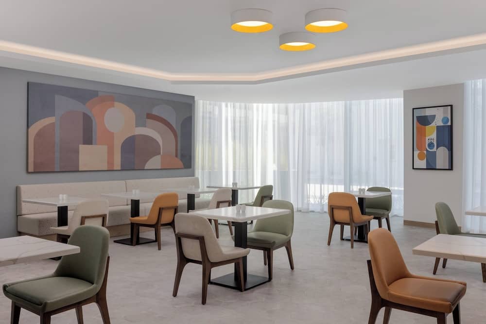 Staybridge Suites Dubai Business Bay by IHG — 3