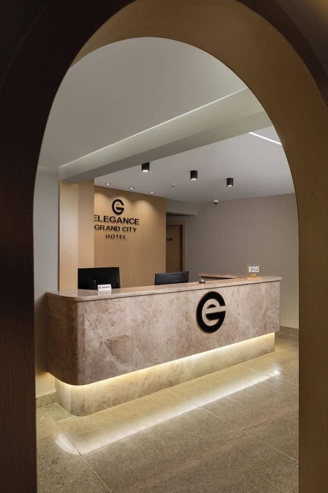 Elegance Grand City Hotel — 3