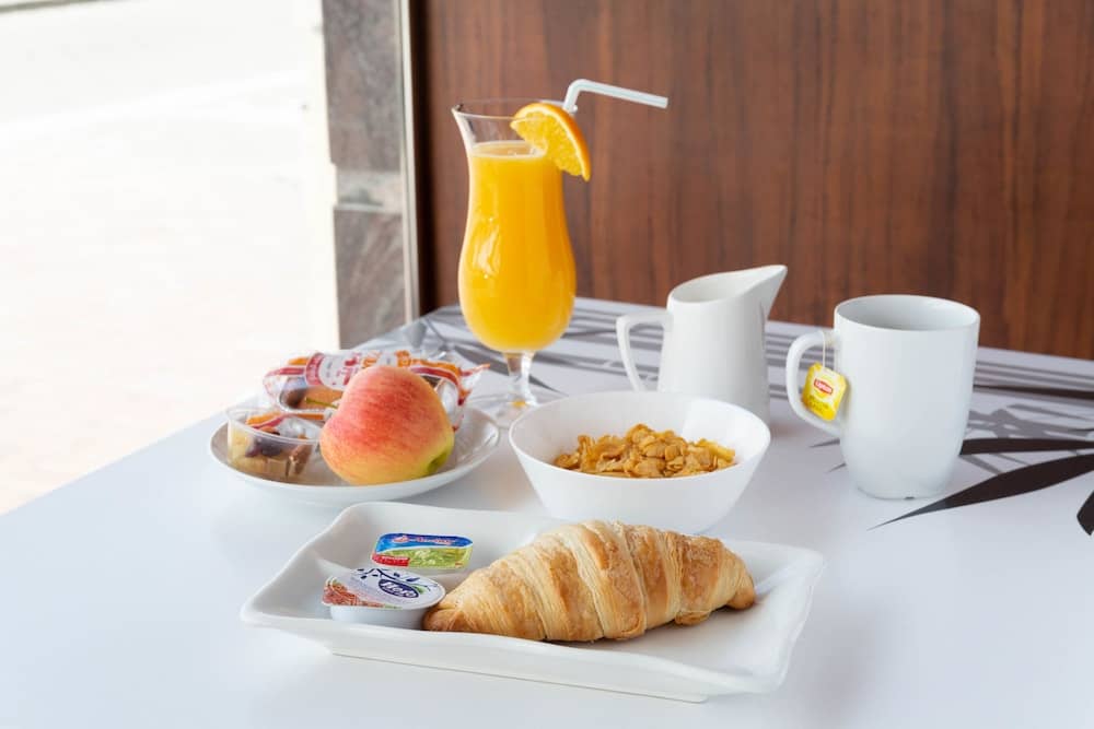 Auris Boutique Hotel Apartments — 2