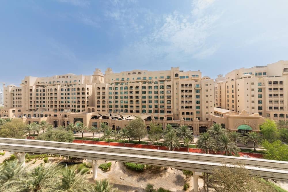 Luxurious 2 Bed Apt on Palm Jumeirah