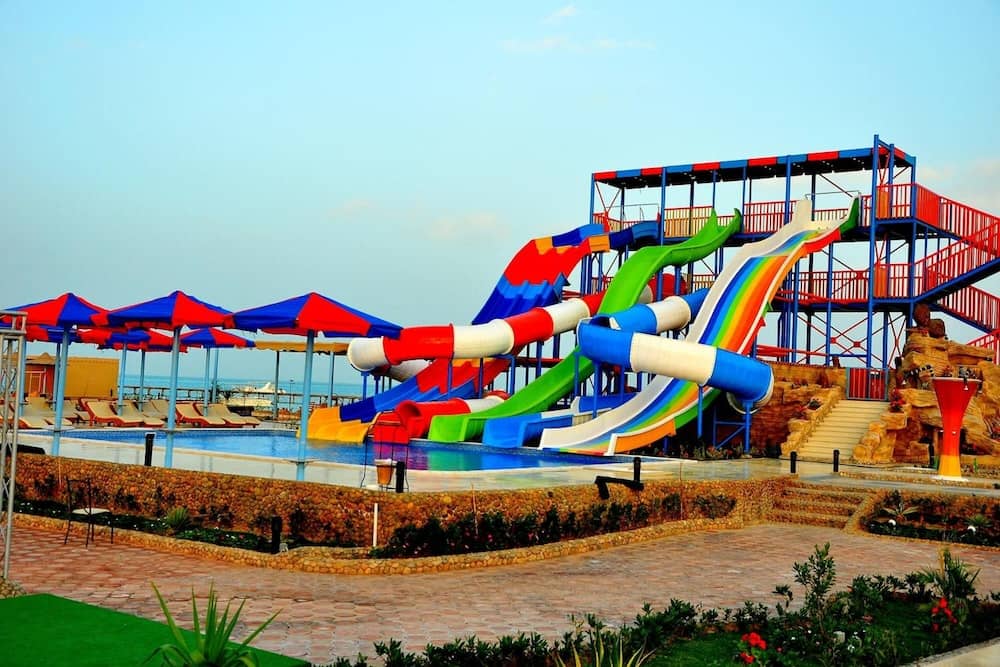 Hawaii Caesar Dreams Resort & Aqua Park - Families and Couples only — 5