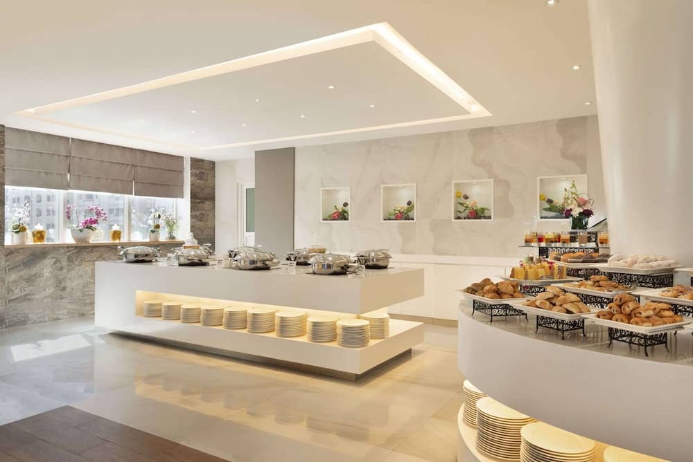 Ramada by Wyndham Abu Dhabi Corniche — 3